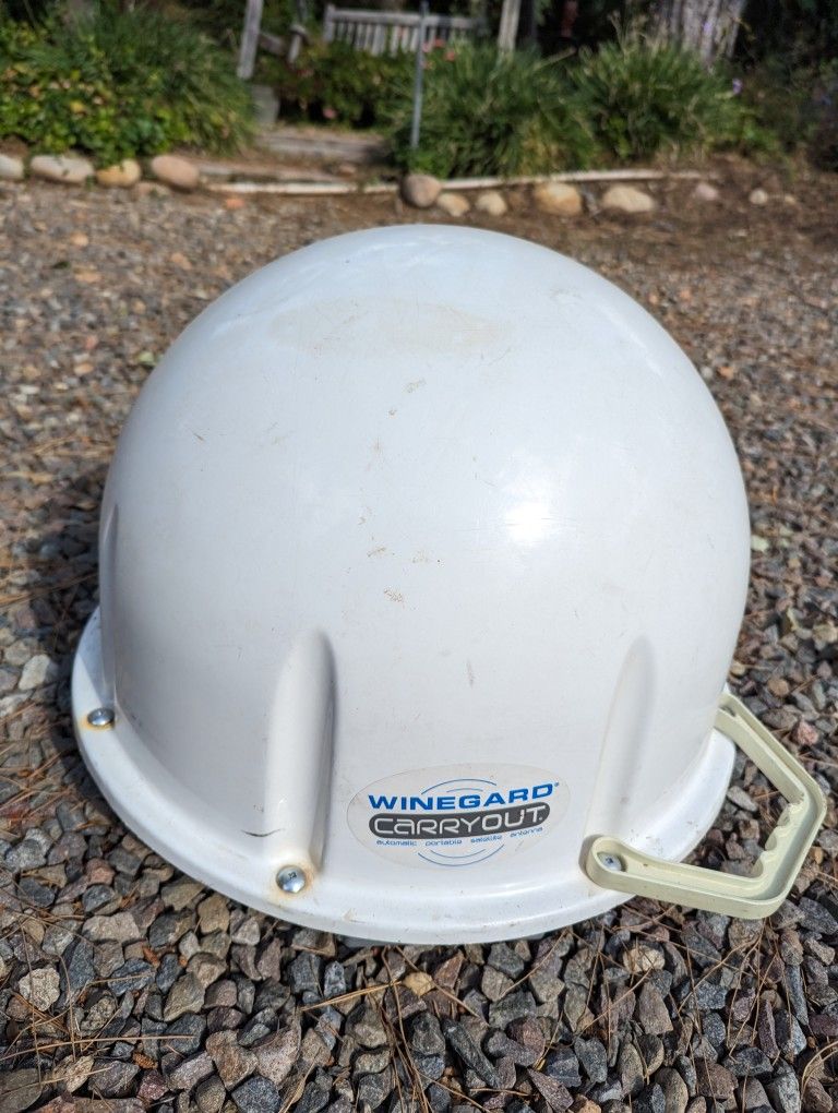 RV-TV Winegard GM-1518 Carryout Satellite