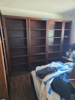 Nice book shelves good condition