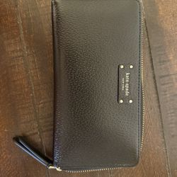 Kate Spade ♠️ Black Leather Wallet. 