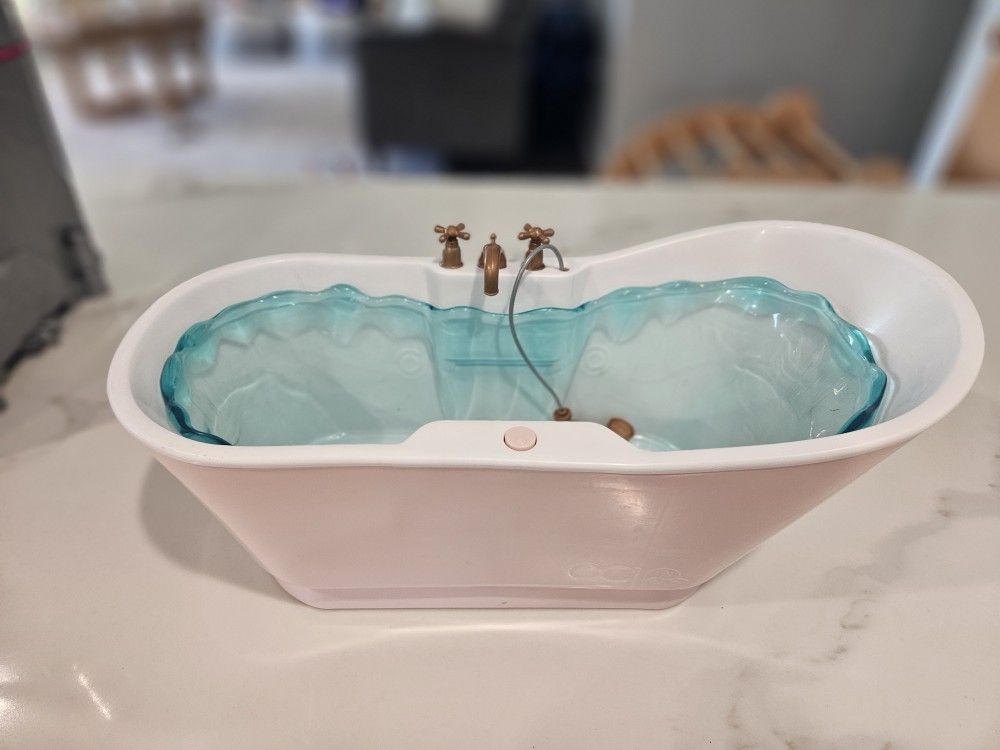 Our Generation Bath & Bubbles Bathtub for 18-inch dolls