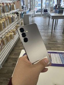 Samsung - Galaxy S25 5G 6.2" (Unlocked) (Pre-owned) / 128GB / Fair | $5 Down | Payment plan available