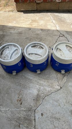 Coleman 2.5 gallon water jugs