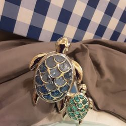 Brand New BATH And Body Turtles Wallflower Plugs 