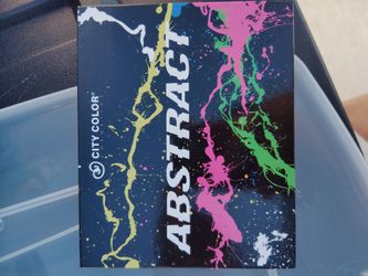 Abstract highly pigmented eyeshadow with mirrow