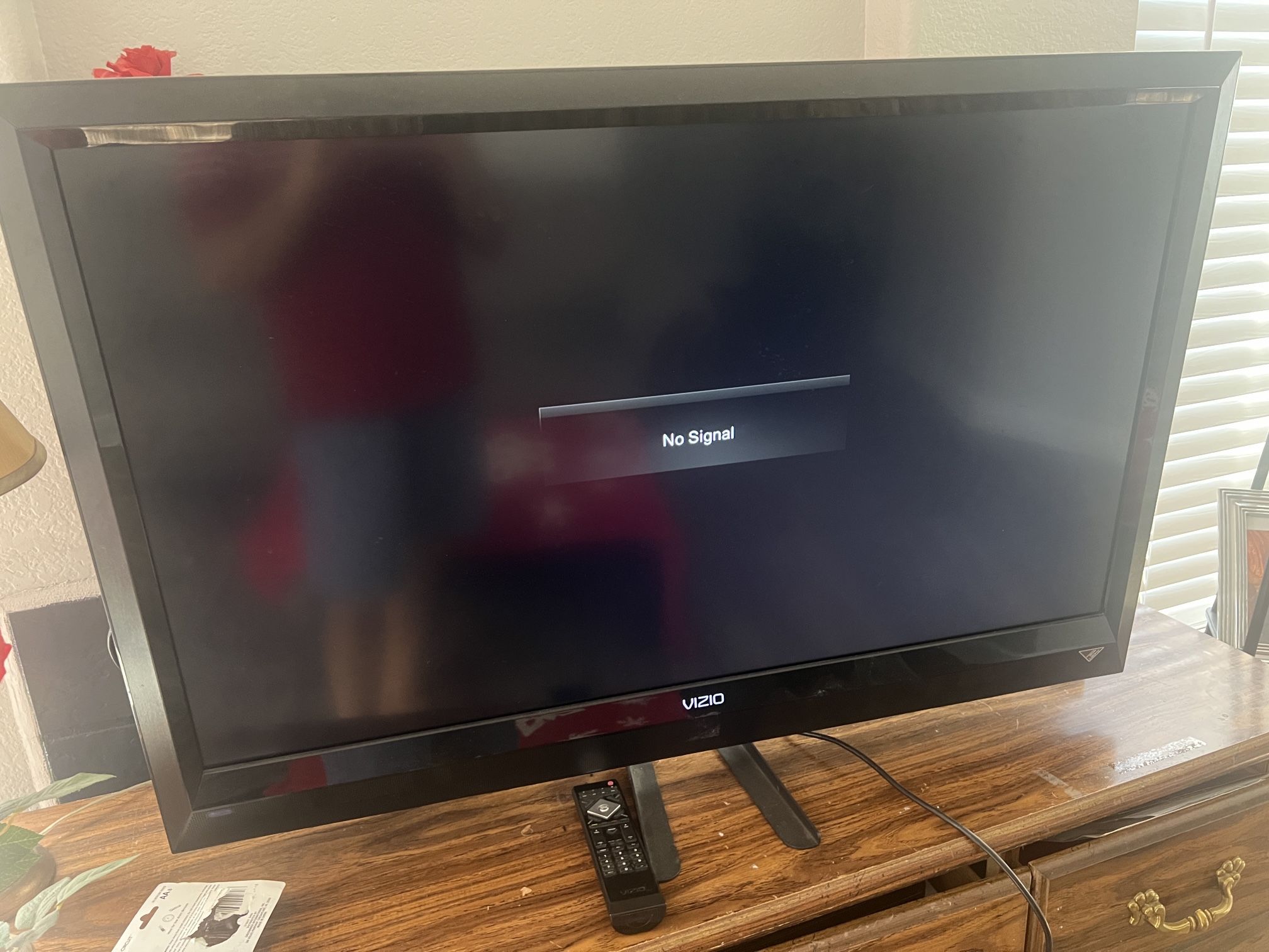 Vizio TV Large 40 Inch X 30 Inch