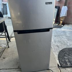 Mini Fridge - Read Description 