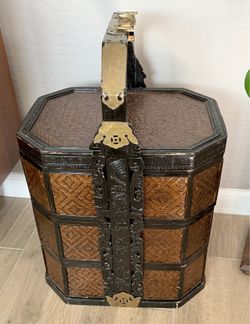 VTG Wedding Basket End Table Rattan Brass Chinese