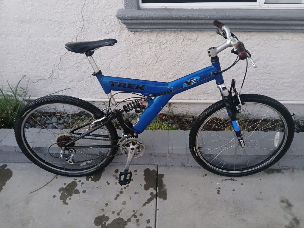 Men's 26" Aluminum Trek Y3 Full Suspension Mountain Bike 