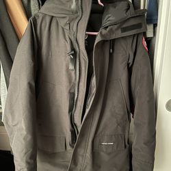 Canada Goose Langford Parka. XS