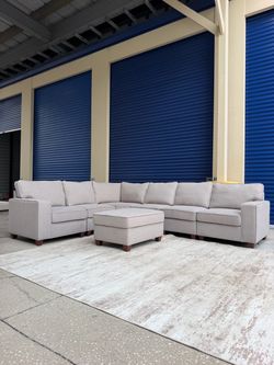 Free delivery 🚚 Light Gray Sectional Sofa with Ottoman