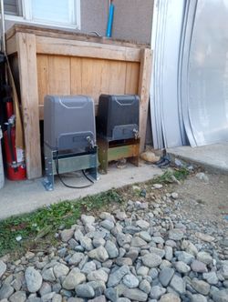 Sliding gate opener
