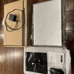 Laptop computer, Intel Celeron N5095 2.0 GHz, 4 Cores, 4 Logic Processors. 1 Terabyte SSD Drive and 16GB RAM. 2x 3.0 USB, SD card, mini-HDMI, earphone