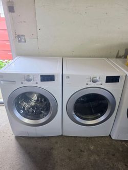 Lg front load washer and ELECTRIC Dryer 220v