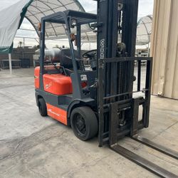 5000 Pound Forklift 