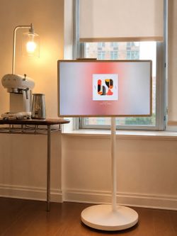 LG StanbyME 2 Portable Smart Touch Screen TV – Like New