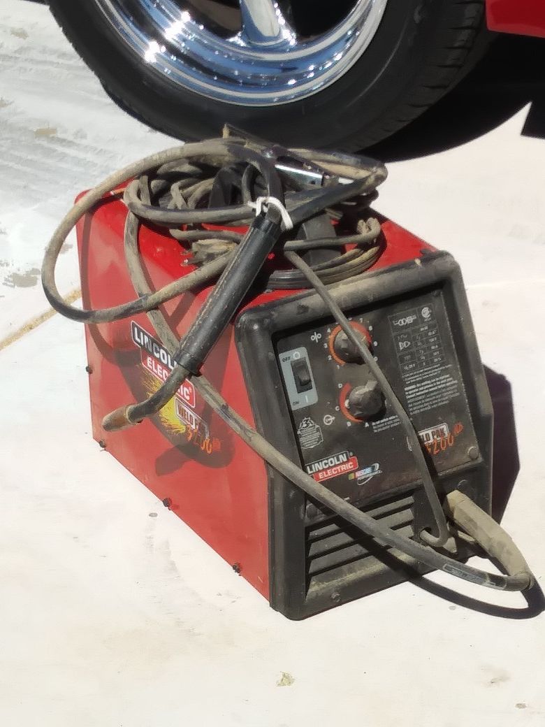 Lincoln welder 3200HD wire feed welder