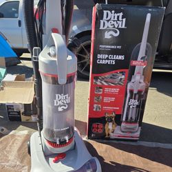 Vacuum  Deep Cleans Carpet Dirt Devil