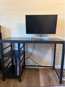 Black Desk