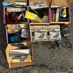 HO Scale Model Train Lot – Vintage Cars, Track, Controllers & Accessories