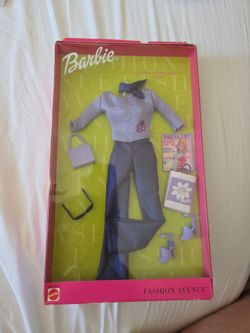 Barbie Fashion Avenue Concert on the Green Set