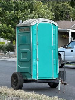 Movable Porta potty
