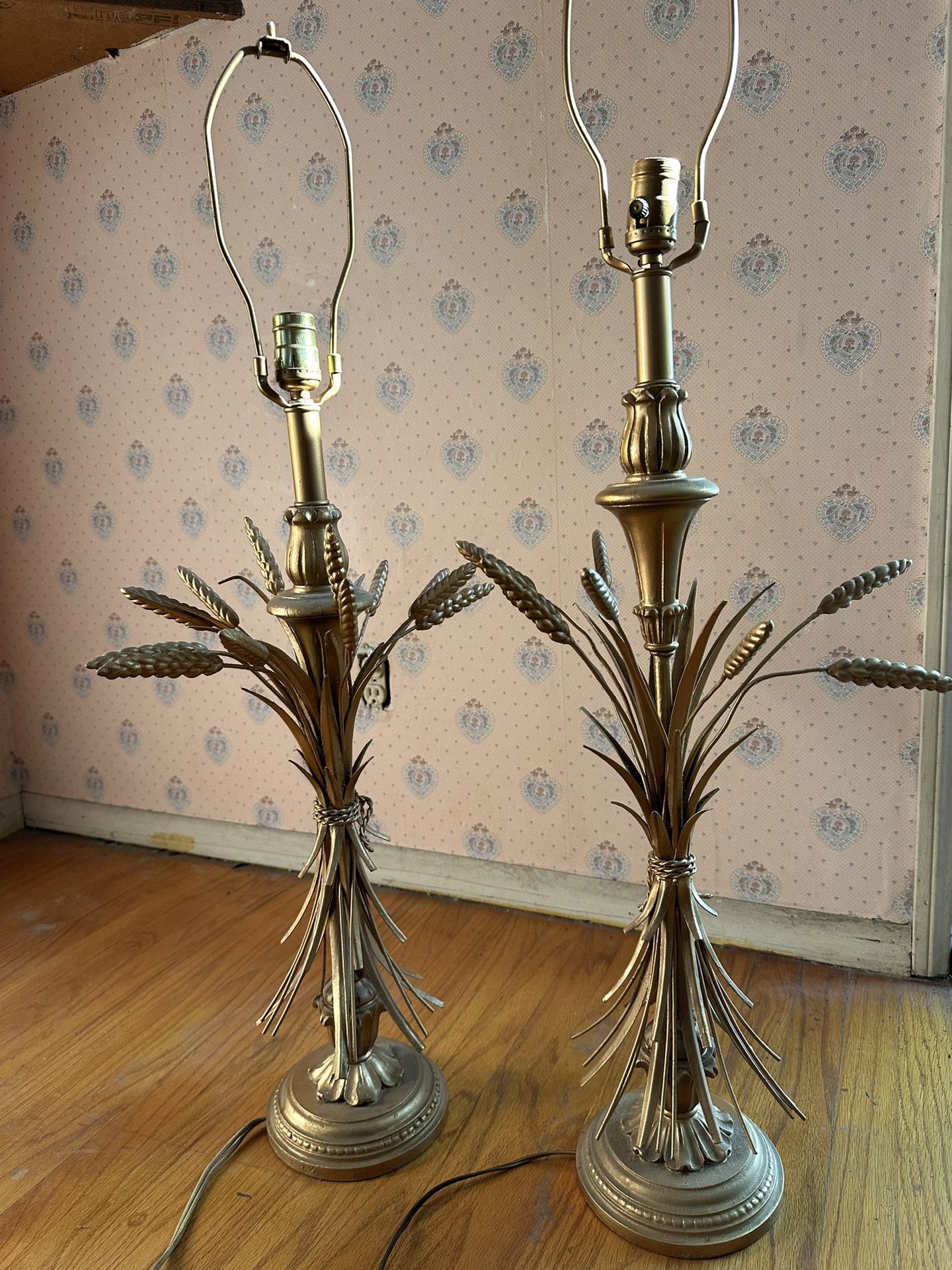 Genuine Hollywood Regency Mid-Century Modern Frederick Cooper Wheat Sheath Lamps Bundle Of Two Gold