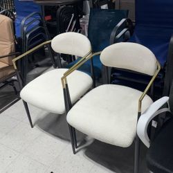 Set of 2 dining chairs
