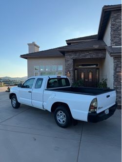 2015 Toyota Tacoma Access Cab Base 6 Foot Bed 180,400 miles