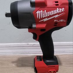 MILWAUKEE M18 FUEL 18V LITHIUN-ION BRUSHLESS CORDLESS 1/2" IMPACT WRENCH WITH FRICTION RING  (TOOL ONLY)