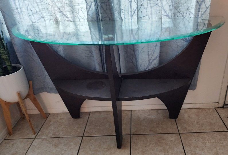 Free Sofa Table