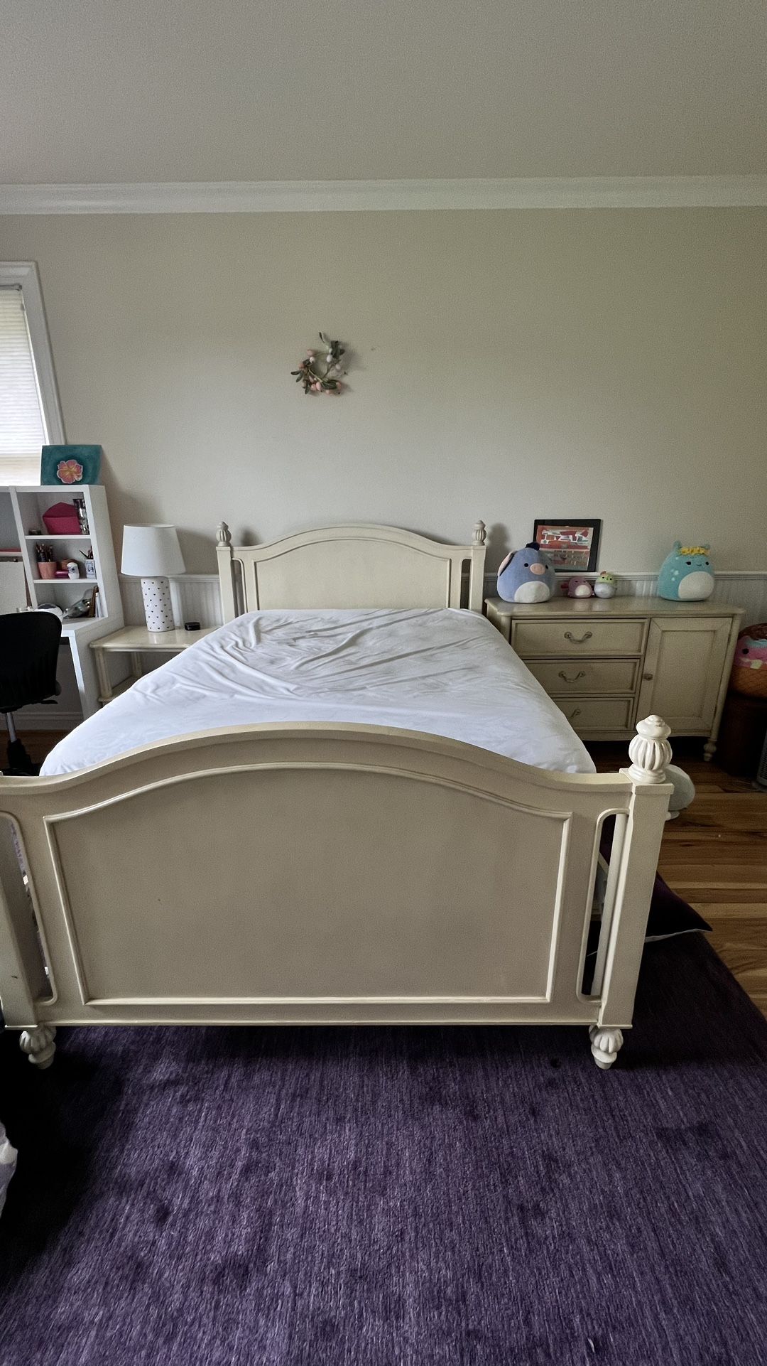 Full Size Bed With Mattress, 1 Nightstand, 1 Lamp And Dresser 