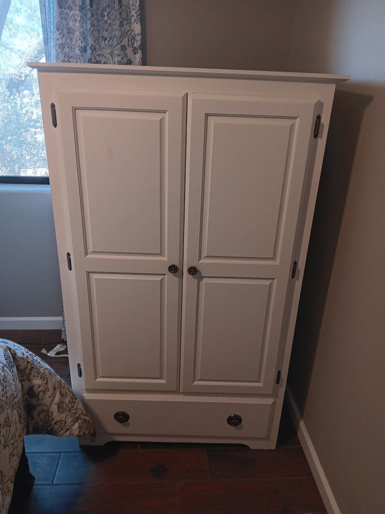 Armoire