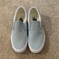 New Women’s Vans-Size 7