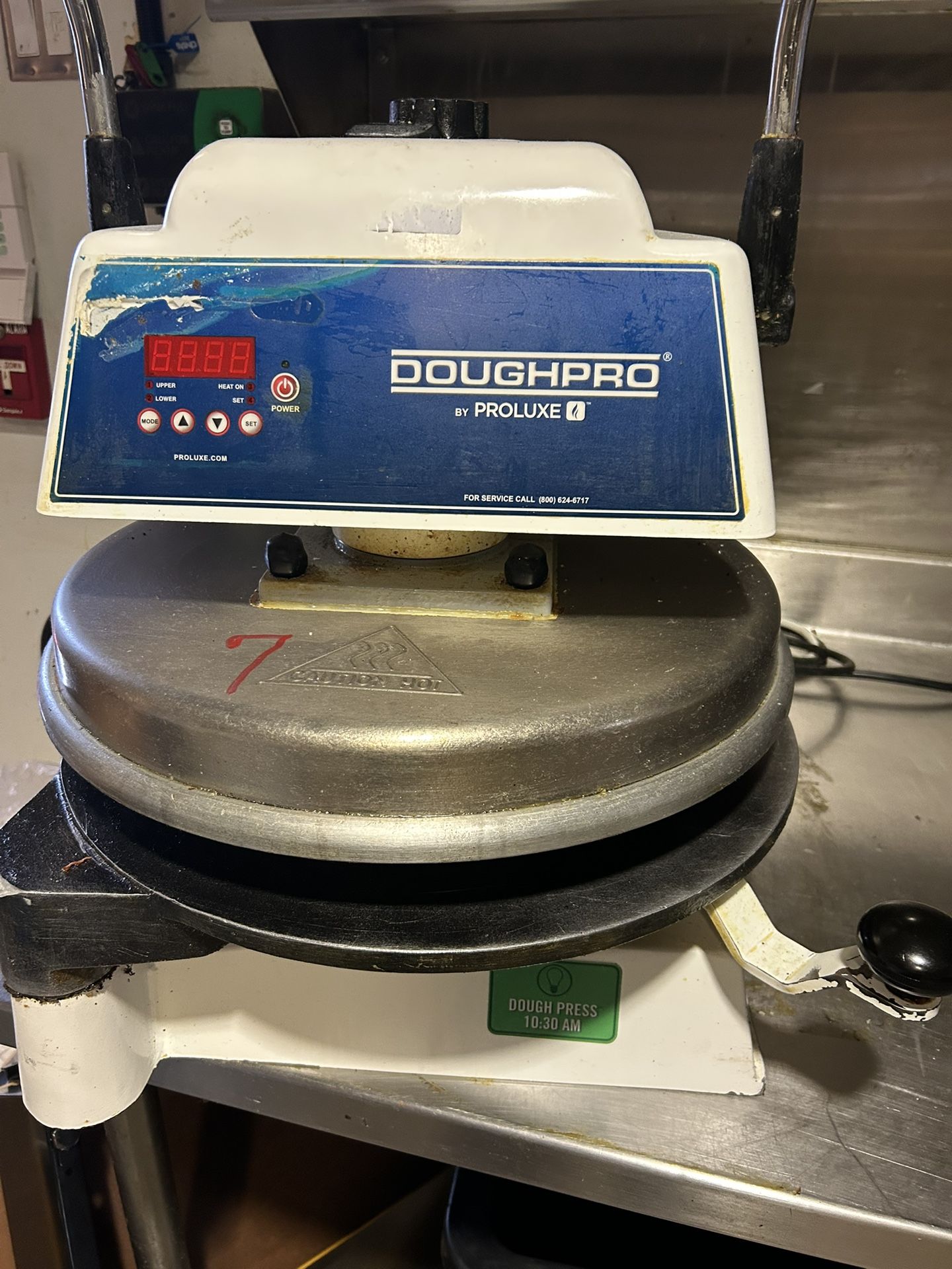 Doughpro Pro Luxe DP 1100 Pizza Dough Press