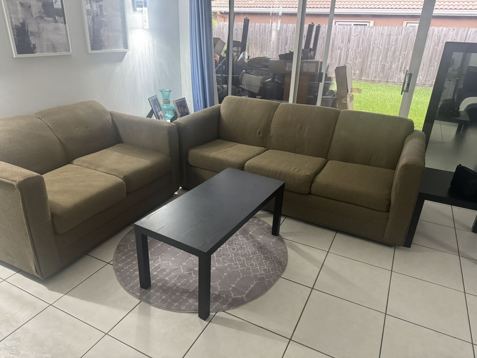 Juego sofá, cama y mesitas