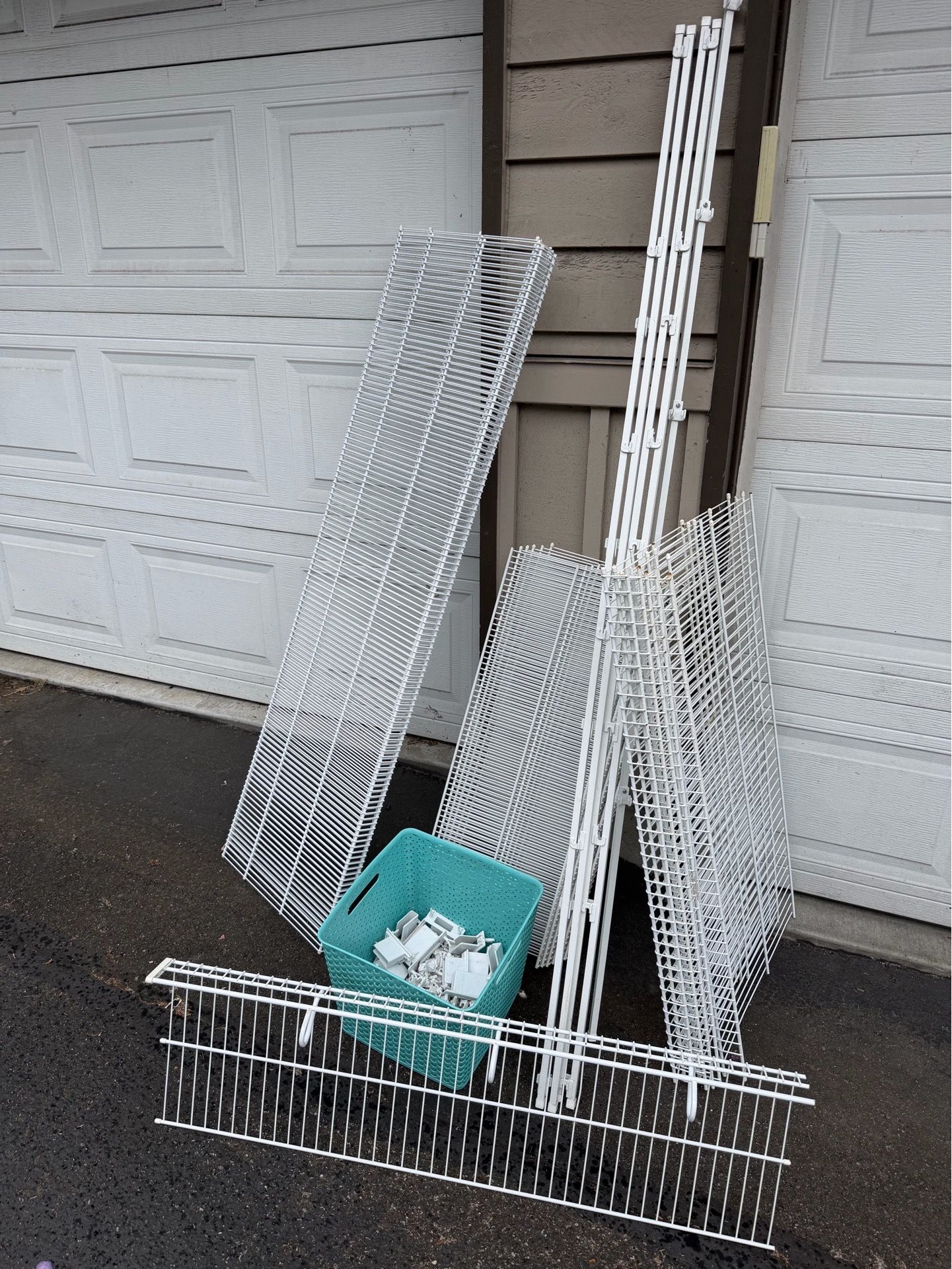 Wire shelving