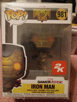 IRON MAN GAMER VERSE FUNKO POP IN A PROTECTOR CASE