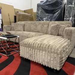 $899 Brand New Corduroy Sectional Made In The USA 🇺🇸 (Read Description Below)