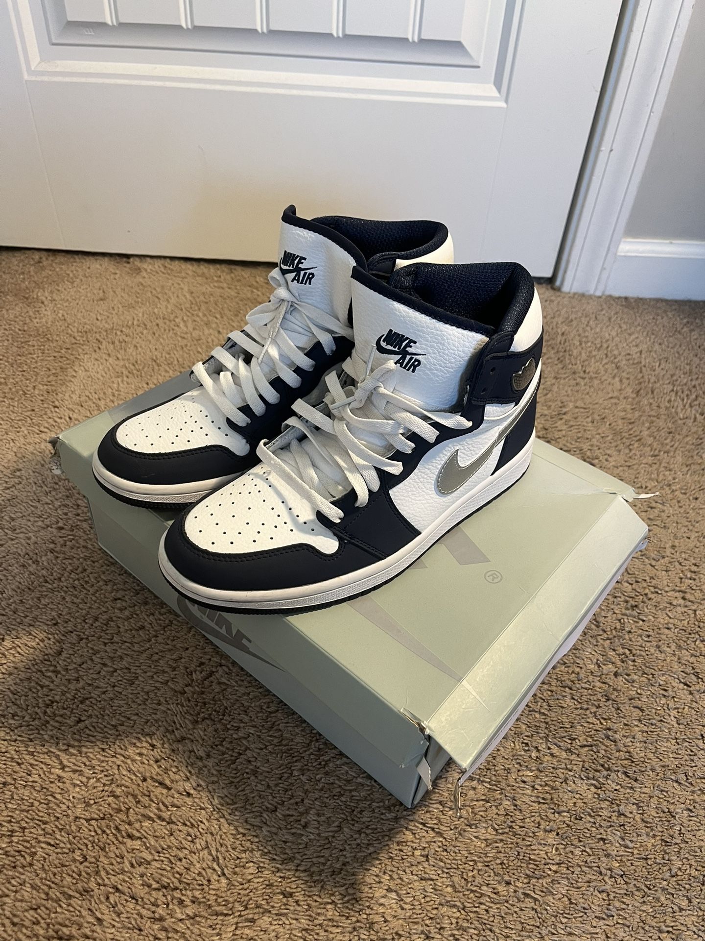 Jordan 1 Midnight Navy 2020 9.5