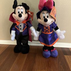 Mickey And Minnie Halloween Greeters