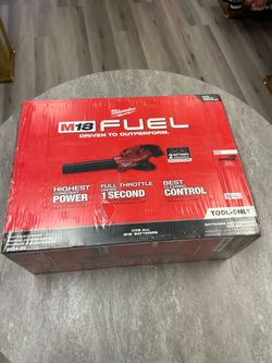 Milwaukee M18 Fuel dual battery blower