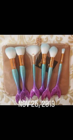 cute makeup brush set with cosmetic bag