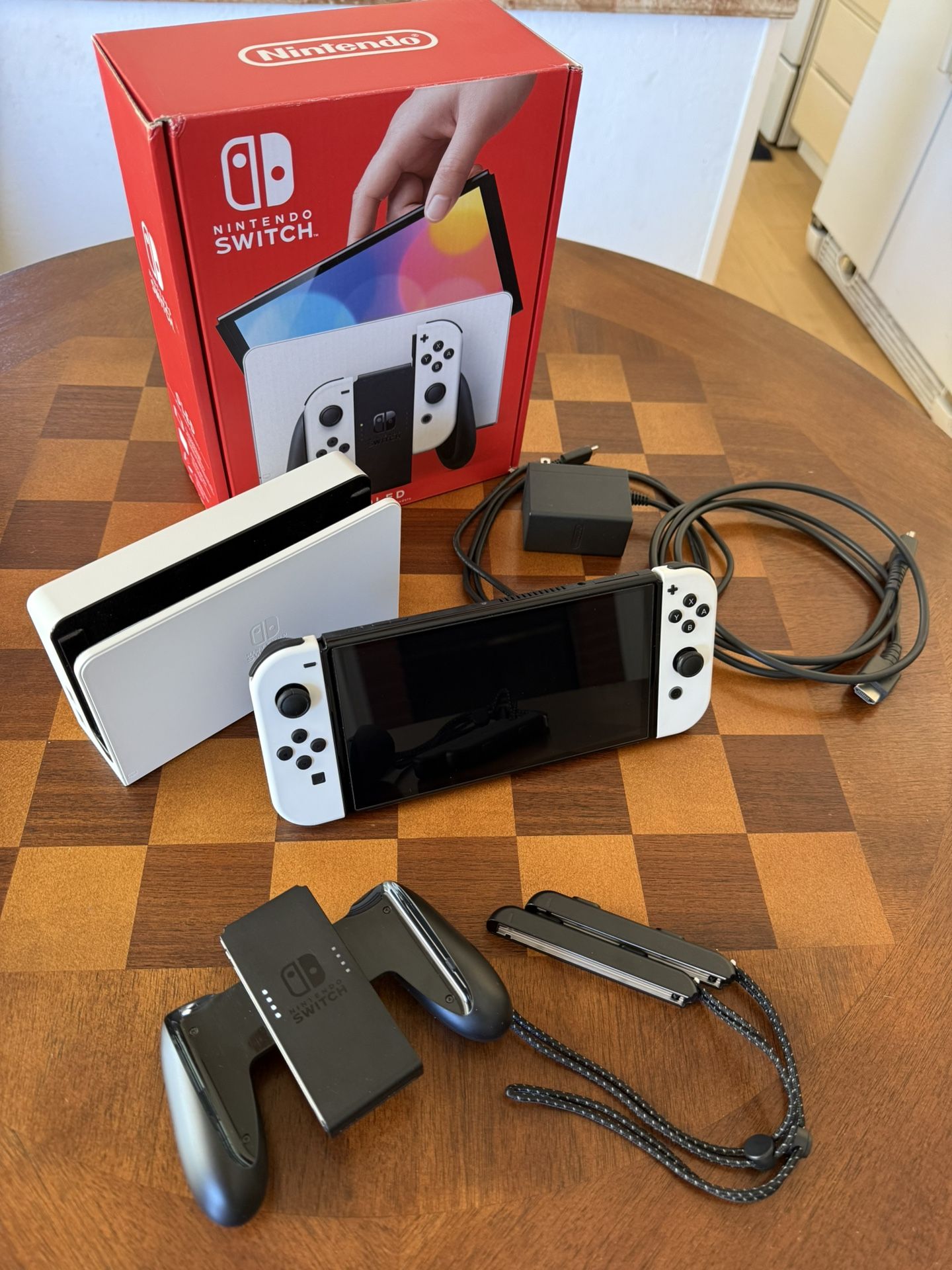 Nintendo Switch OLED Excellent Condition 1tb SD Card