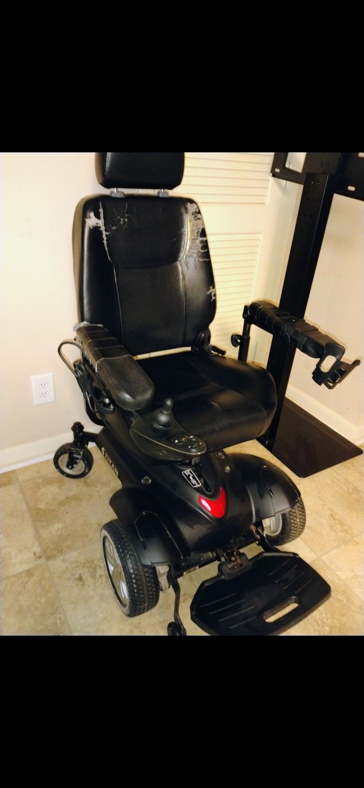 Electric powered wheelchair