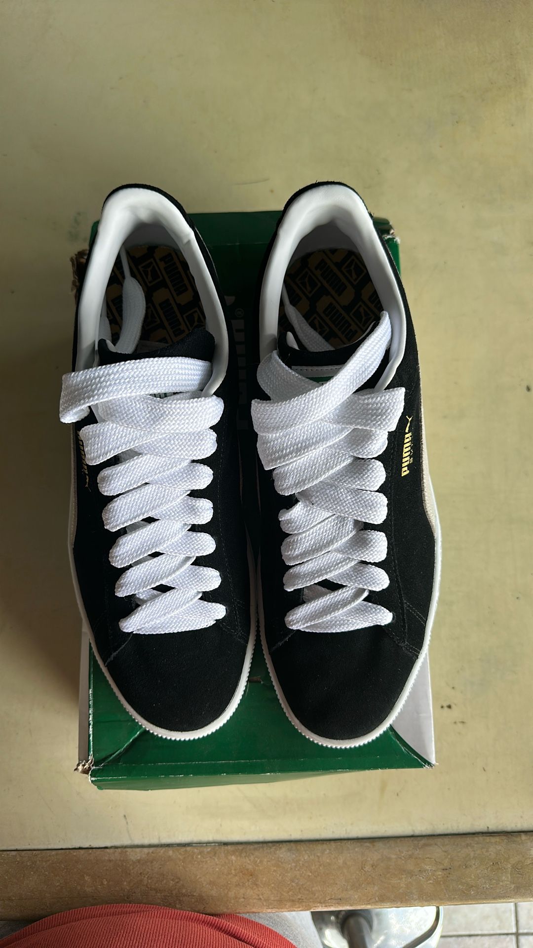 Suede Classic XXI Puma Black Puma white Mens Size 12