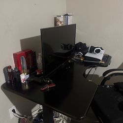 Adjustable gaming desk
