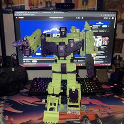 STUDIOS SERIES 86’ DEVASTATOR 