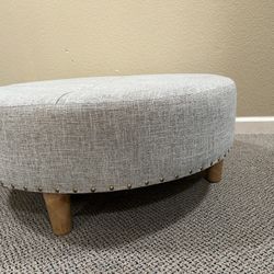 Gray Round Ottoman – Upholstered Accent Piece – 31” Diameter