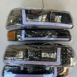 Suburban Tahoe headlight year 2000 to 2006