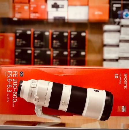 Sony FE 200-600mm f/5.6-6.3 G OSS Lens